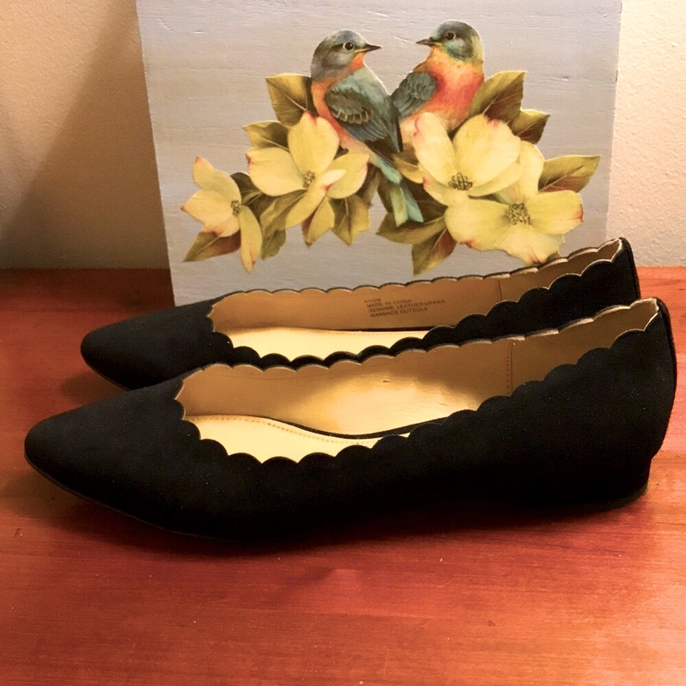 Final Price- TALBOTS Edison Scallop Genuine Suede Flats - Picture 5 of 16